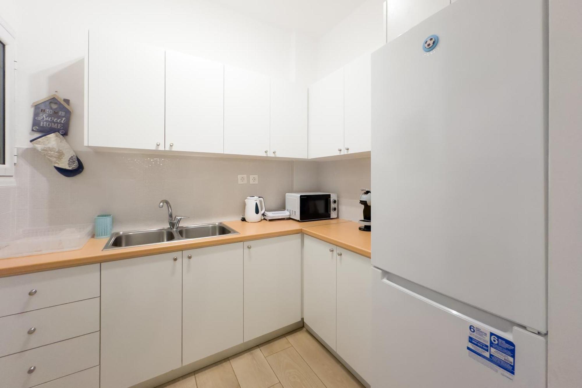 Urban Comfort Apt Near Downtown Atenas Exterior foto